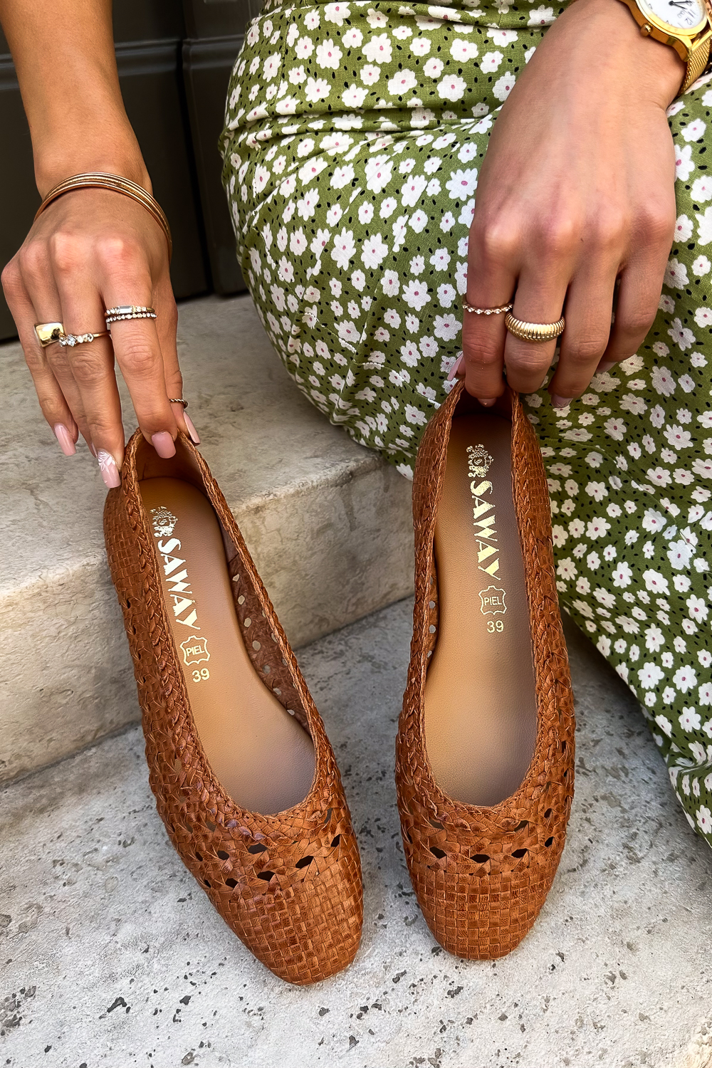 Brązowe plecione baleriny Calanova