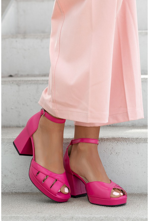 Sandały na platformie Venus camel