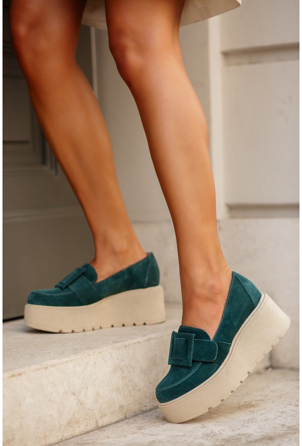 Czarne zamszowe mokasyny na platformie Tonic