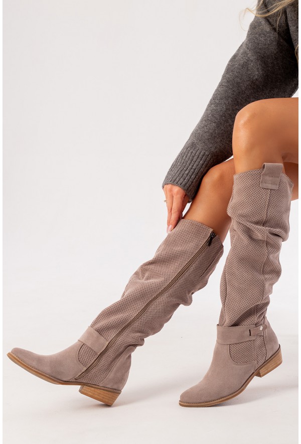 Zamszowe kozaki Bergera cappuccino