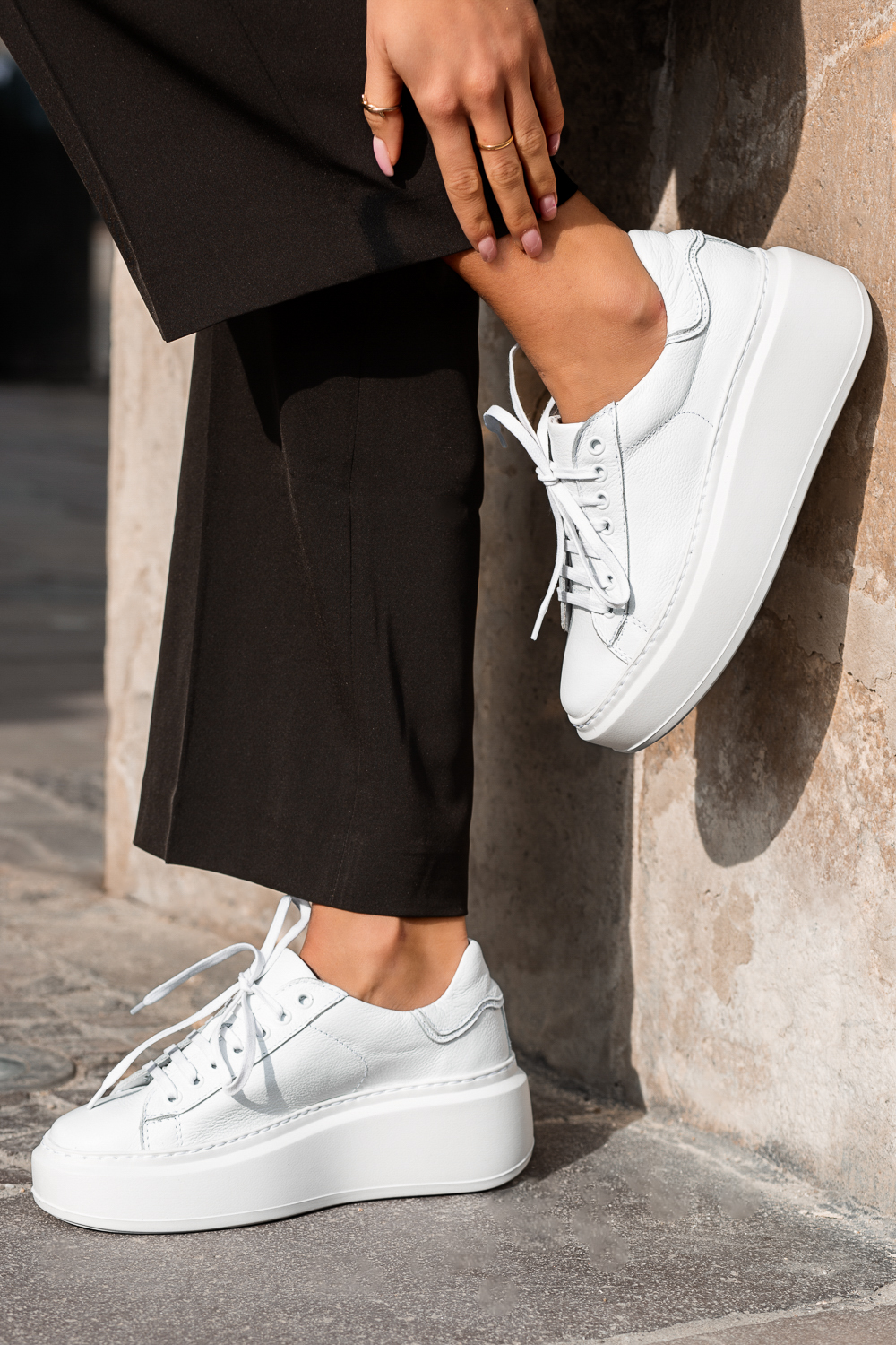 Białe trampki Caloa