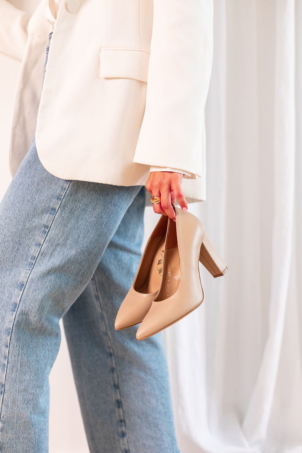 Beżowe czółenka Covina