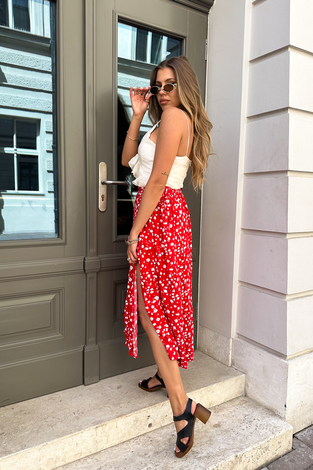 Brązowe sandały na słupku Gergina