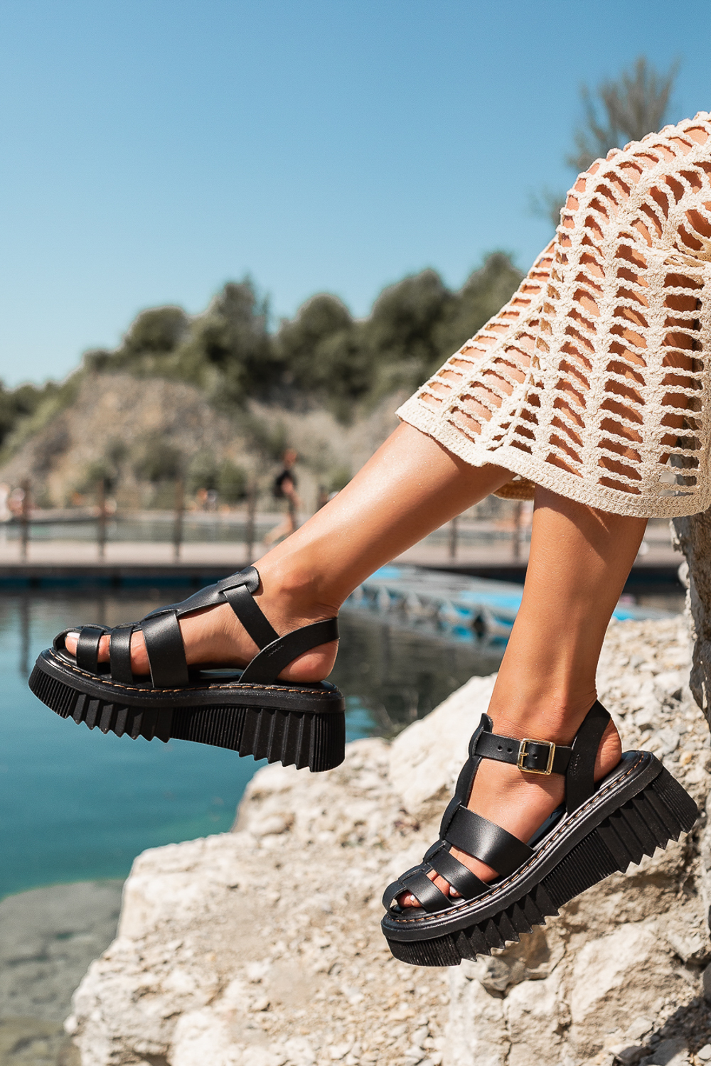 Czarne sandały na platformie Vitellia