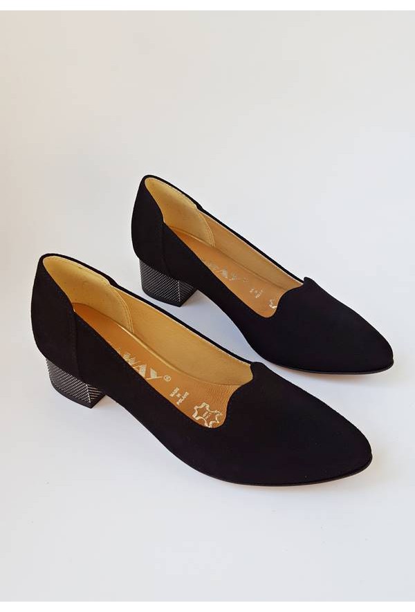 Zamszowe czarne czółenka Carmella