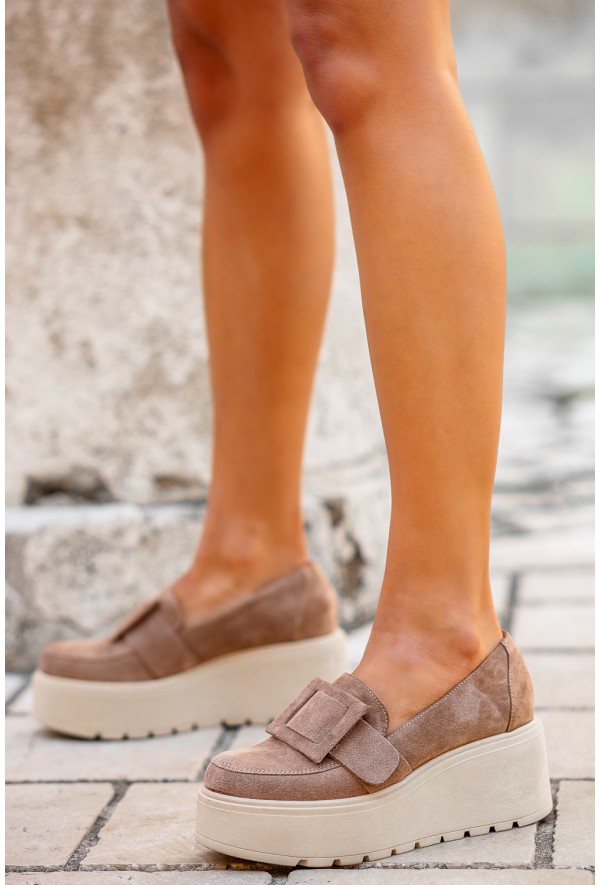 Czarne zamszowe mokasyny na platformie Tonic