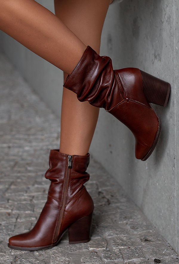 Brązowe skórzane kowbojki Leilani