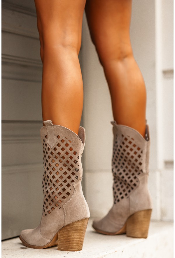 Zamszowe ażurowe kowbojki Zellina