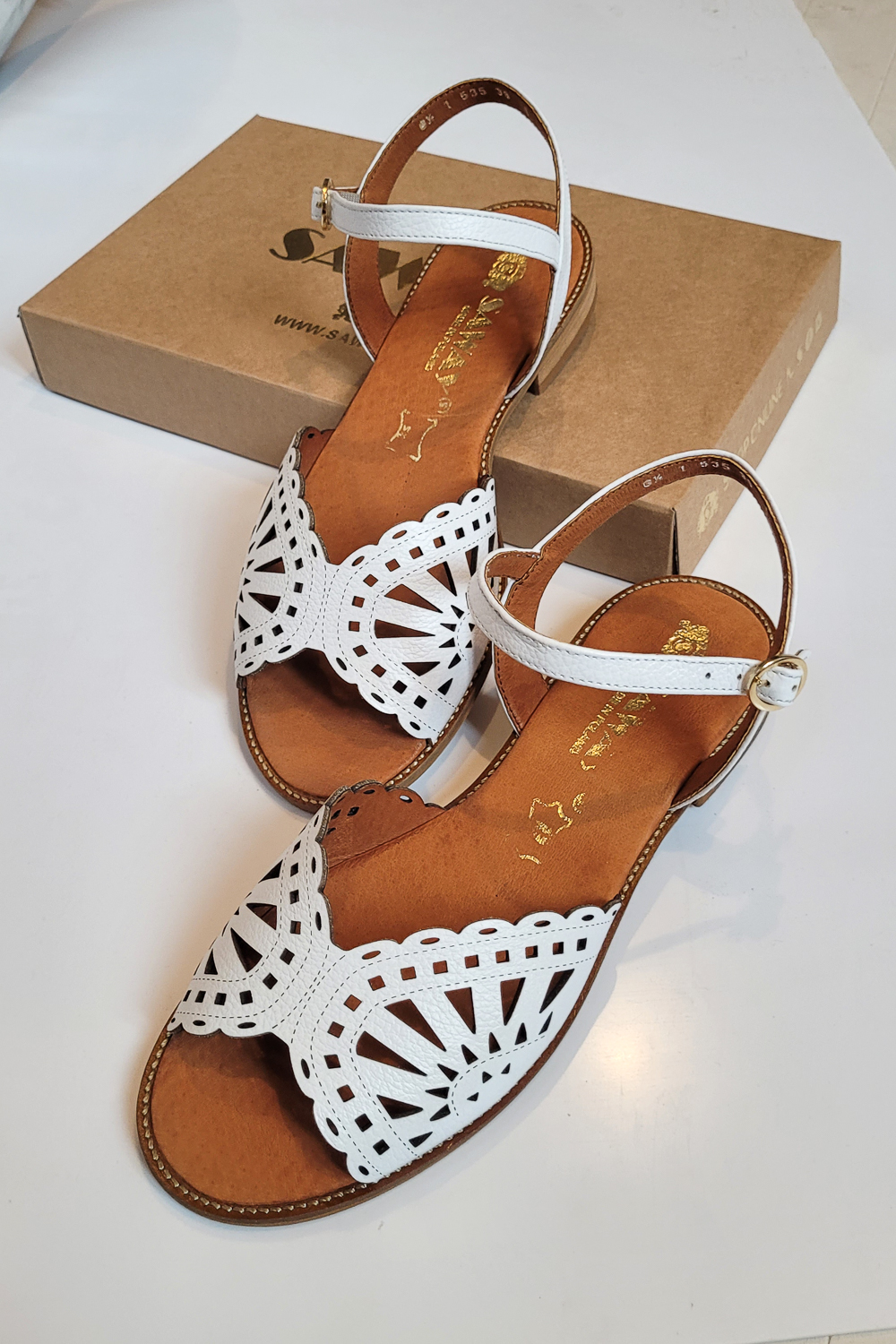 Złote ażurowe sandały Elisa