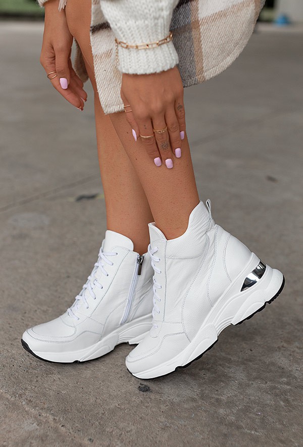 Białe sneakersy Tadia