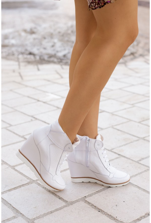 Białe sneakersy Megan