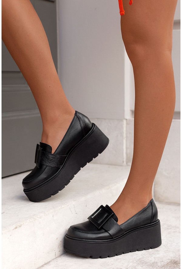 Czarne zamszowe mokasyny na platformie Tonic