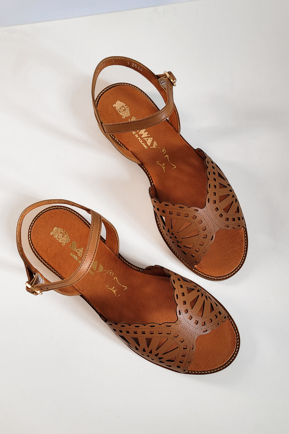 Złote ażurowe sandały Elisa