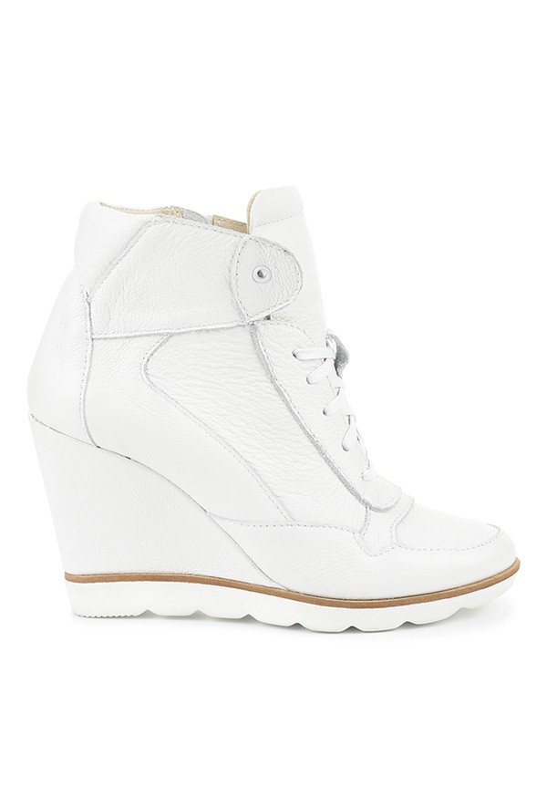 Białe sneakersy Megan