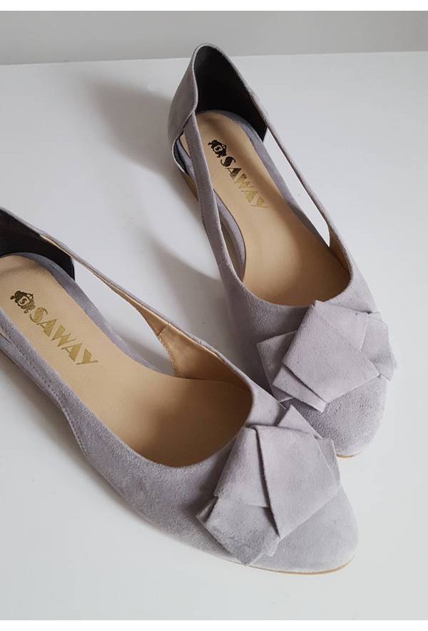 Zamszowe baleriny z wycięciami Derry grey