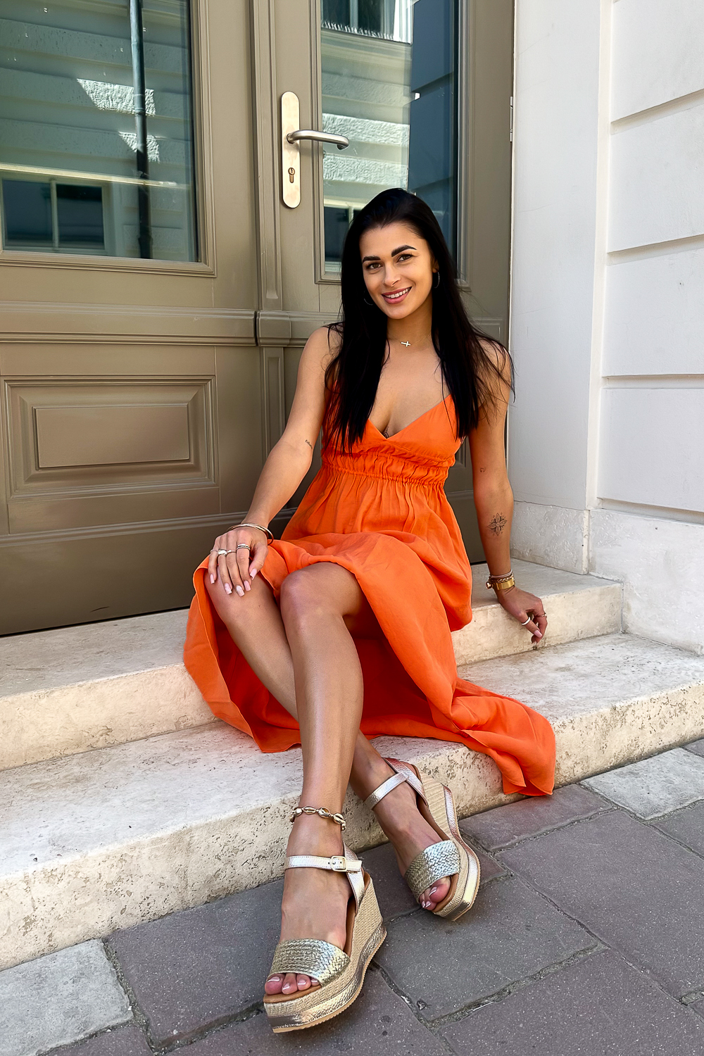 Czarne sandały na koturnie Sewilla