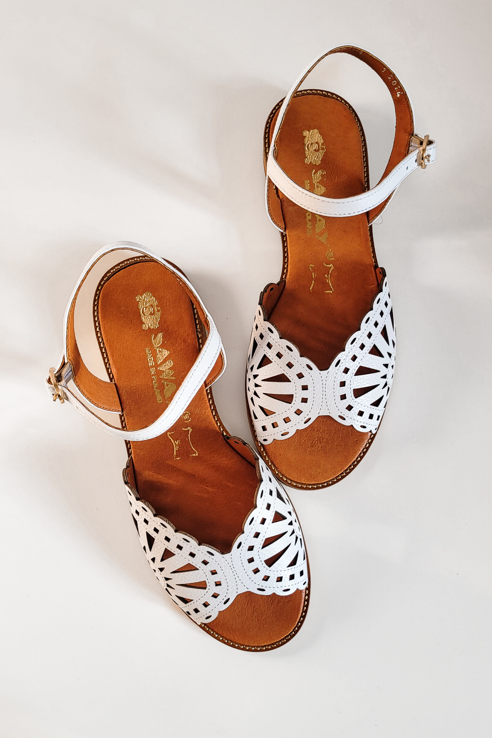 Złote ażurowe sandały Elisa