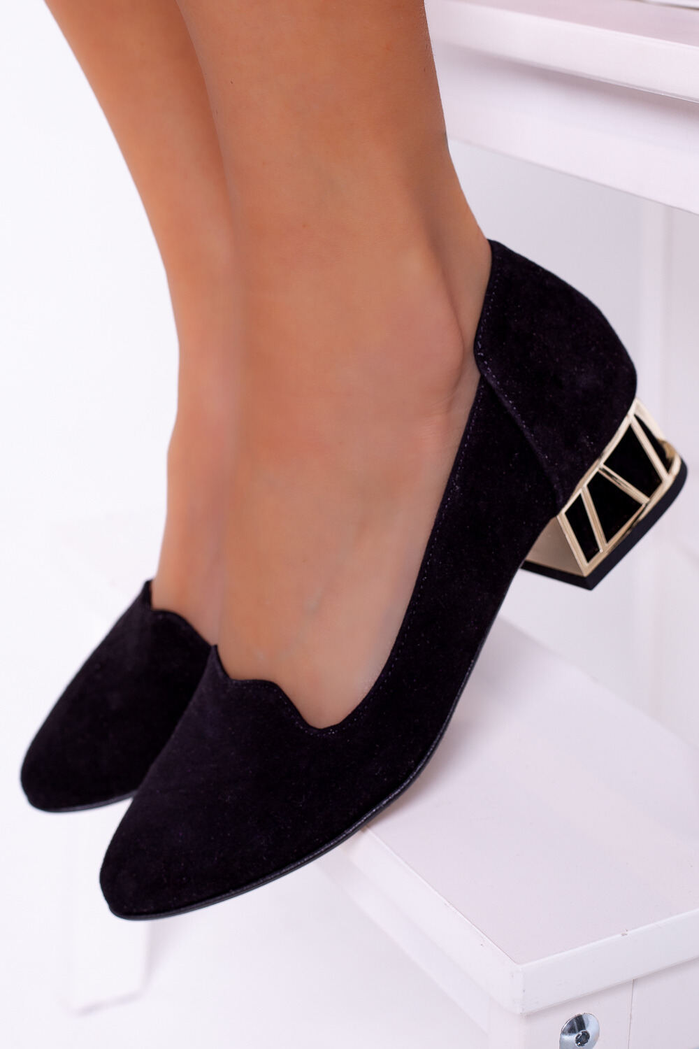 Czarne zamszowe czółenka Isabelle