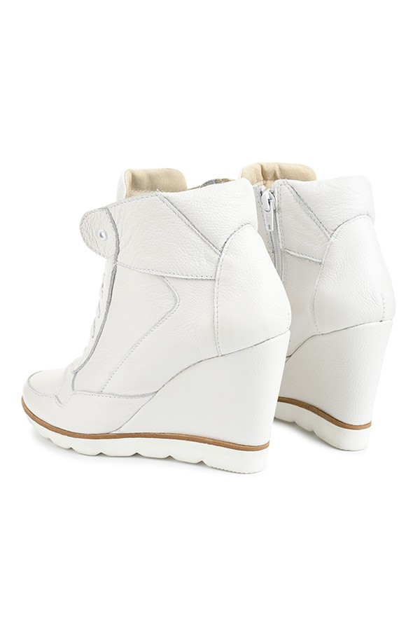 Białe sneakersy Megan