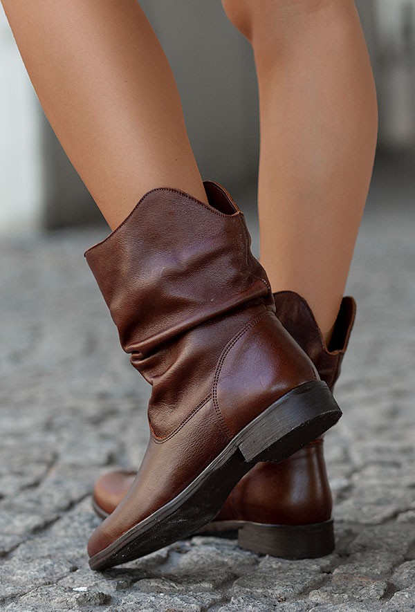 Zamszowe botki Giovana cappuccino