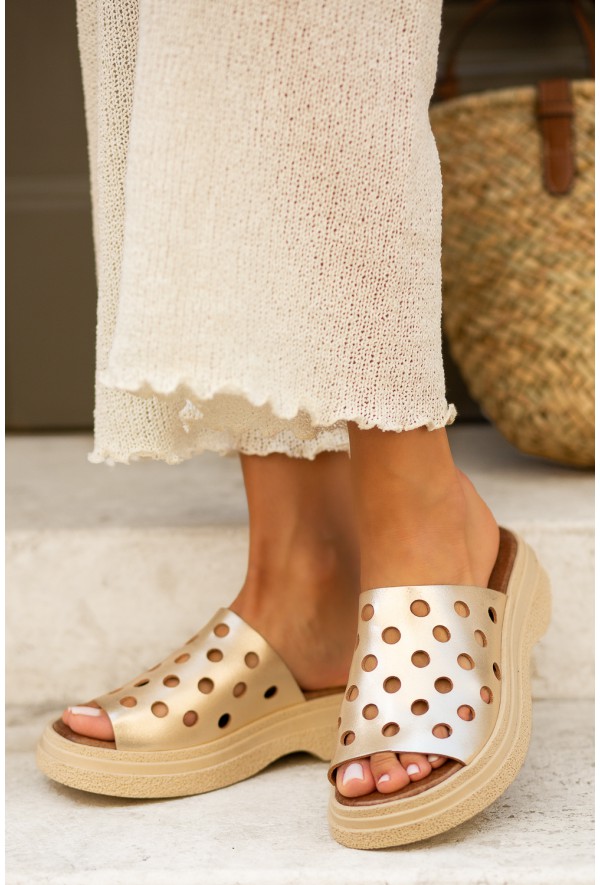 Czarne klapki Entuza