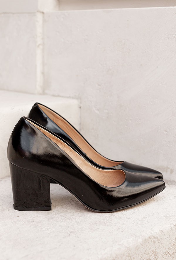 Czarne czółenka Trixi