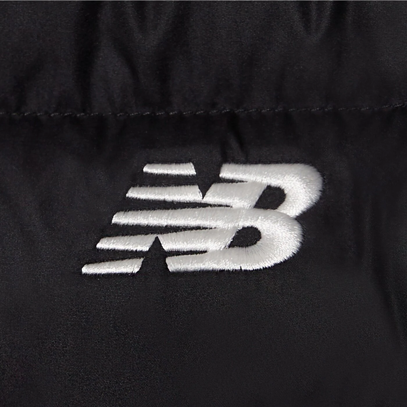NEW BALANCE KABÁT HOODED PUFFER JACKET