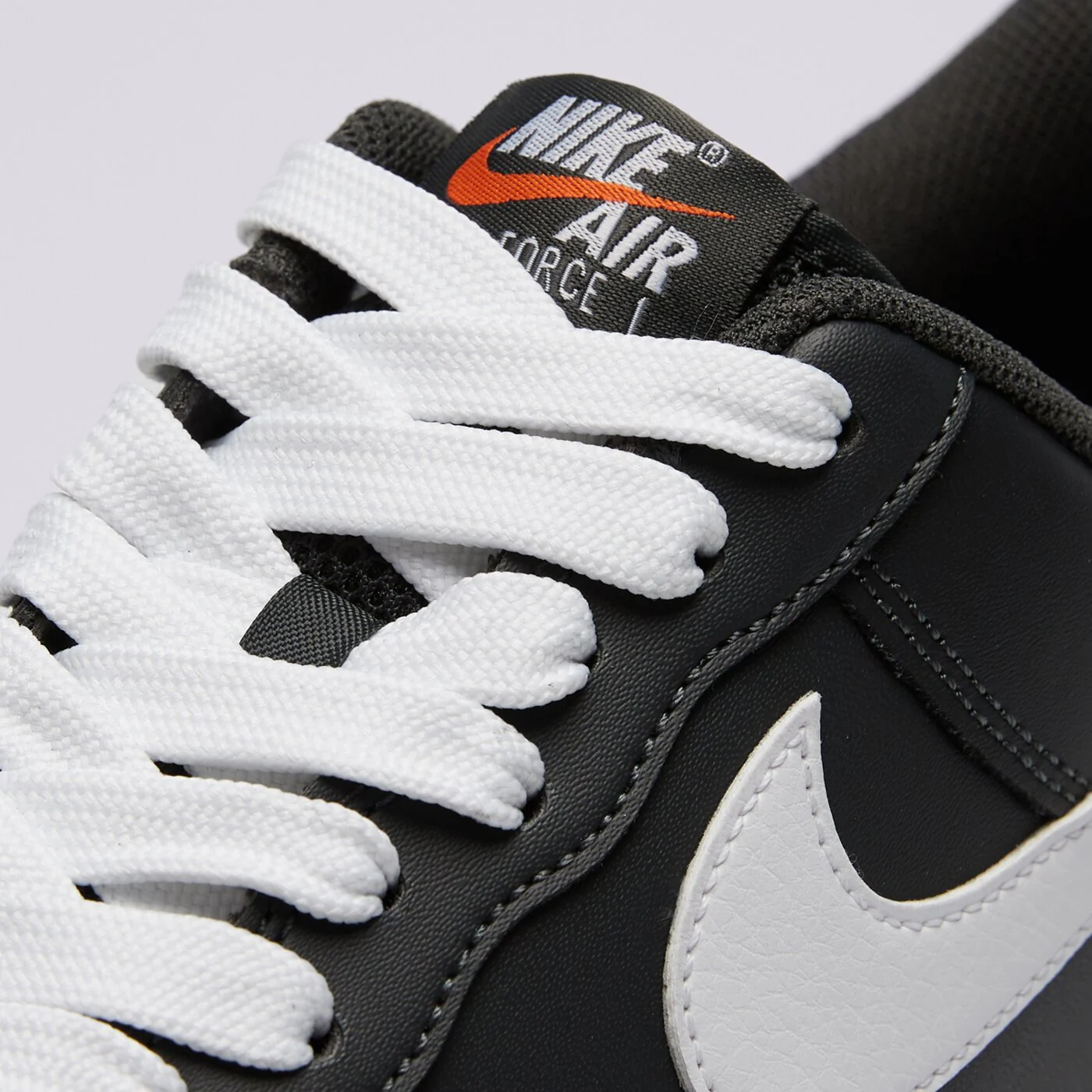 NIKE AIR FORCE 1 '07 LV8