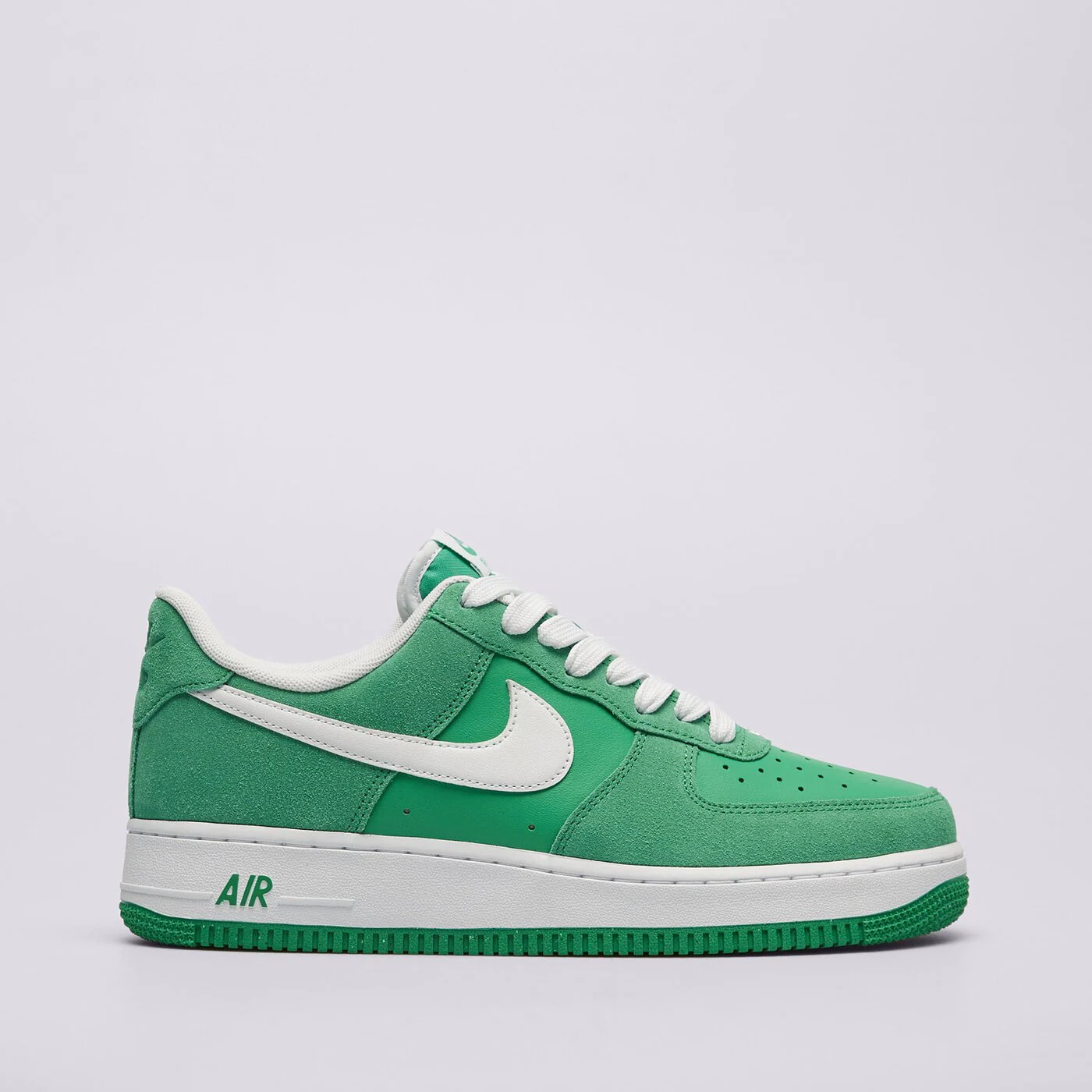 NIKE AIR FORCE 1 '07 LV8