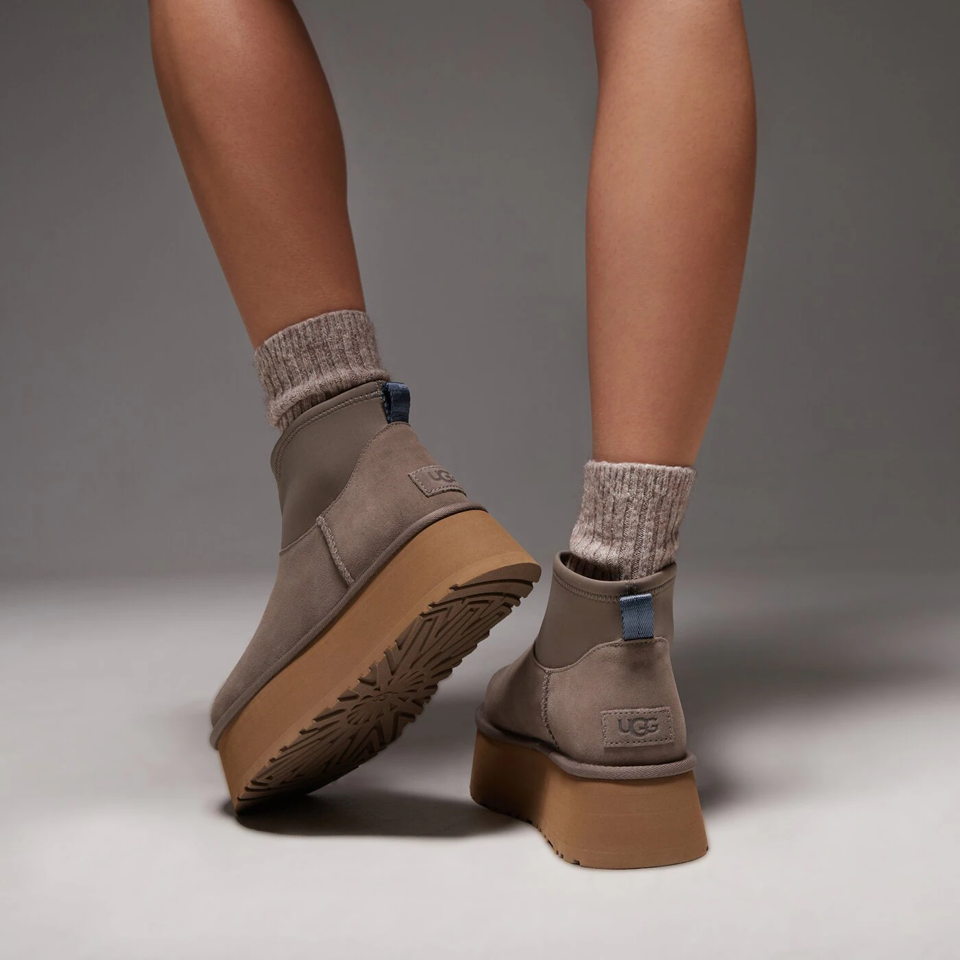 UGG W CLASSIC MINI DIPPER