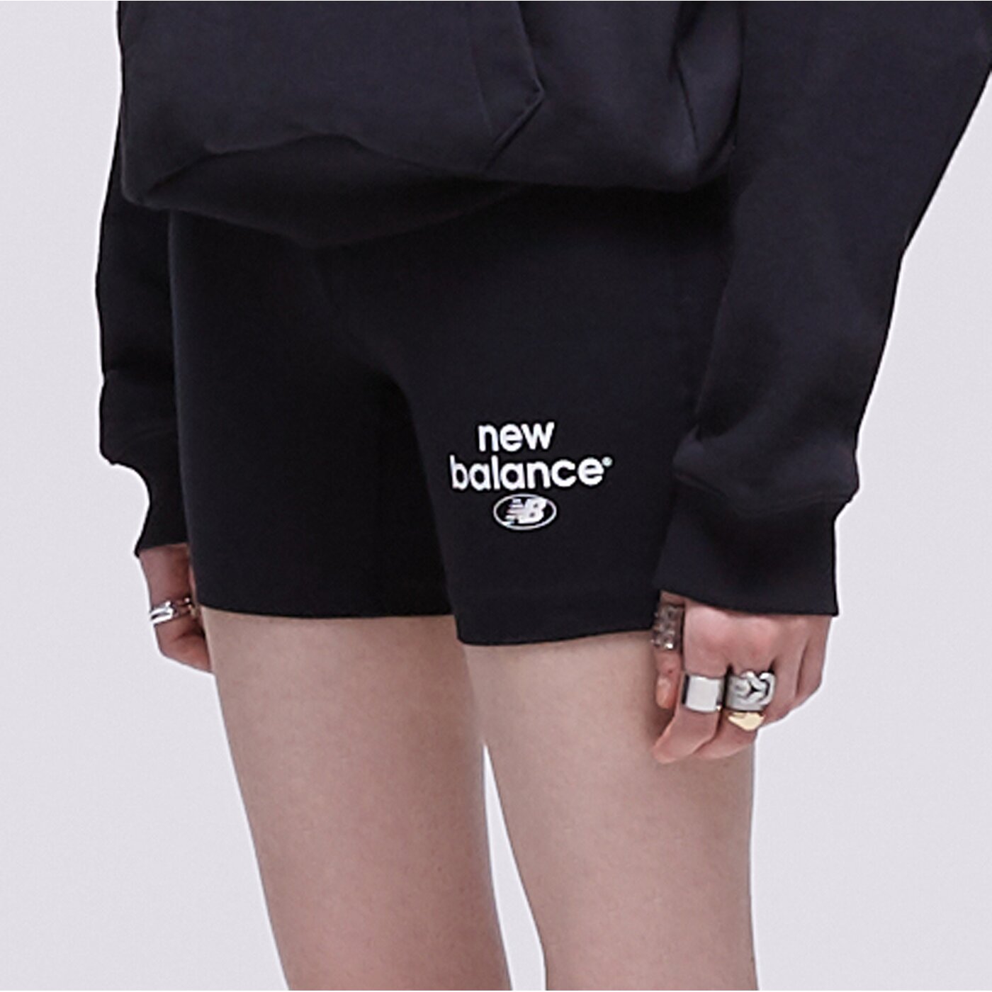 NEW BALANCE RÖVIDNADRÁG NB ESSENTIALS BIKER SHORTS