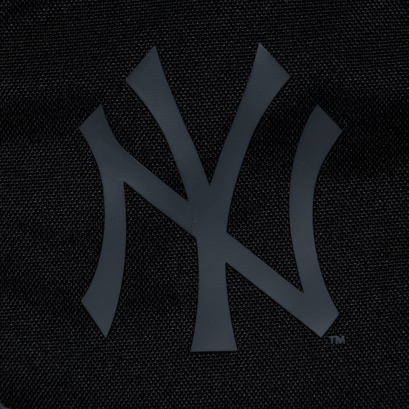 NEW ERA NŐI TÁSKA MLB SIDE BAG NEYYAN BLKBLK NEW YORK YANKEE