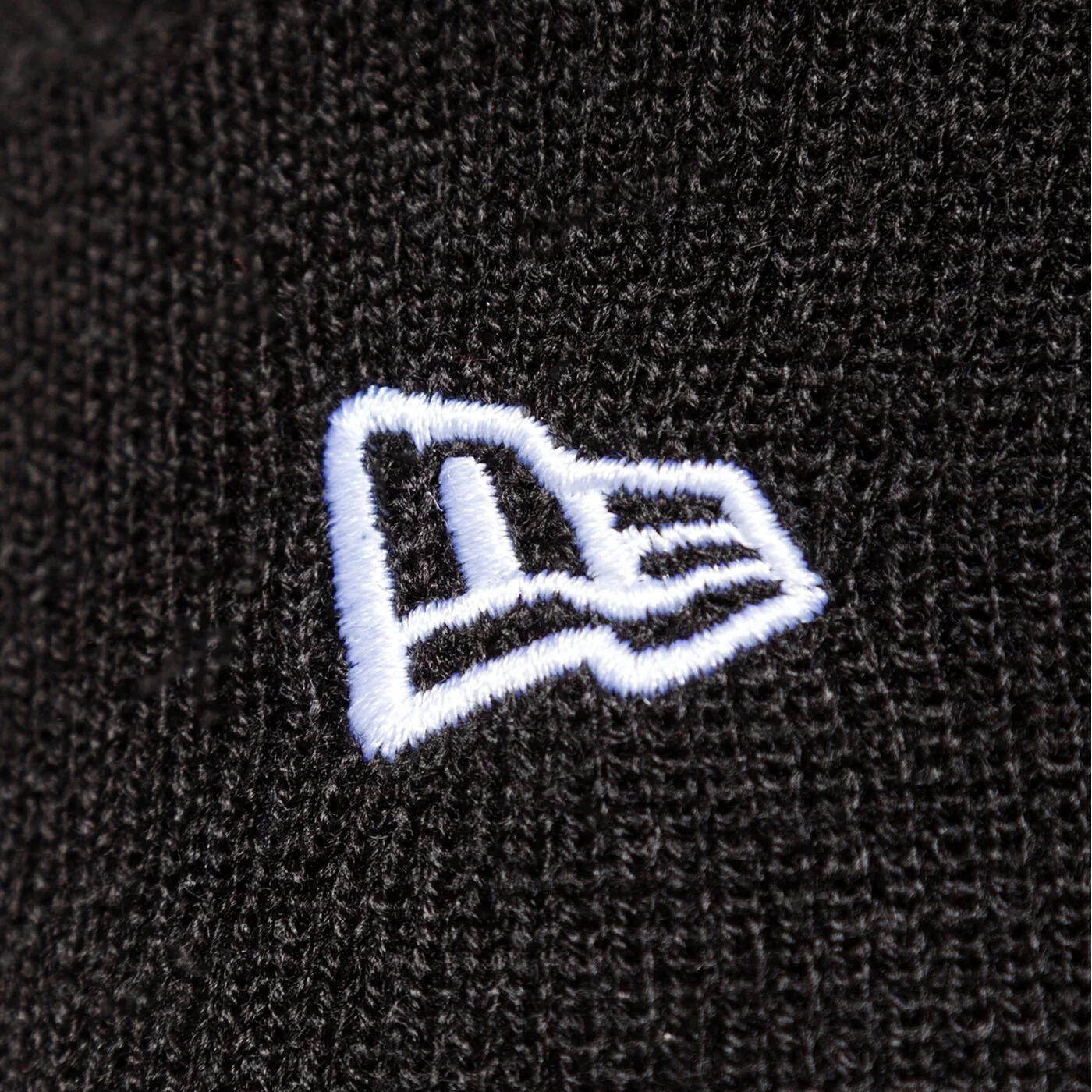 NEW ERA SAPKA TÉLI CUFF KNIT BLK NEW ERA BLK