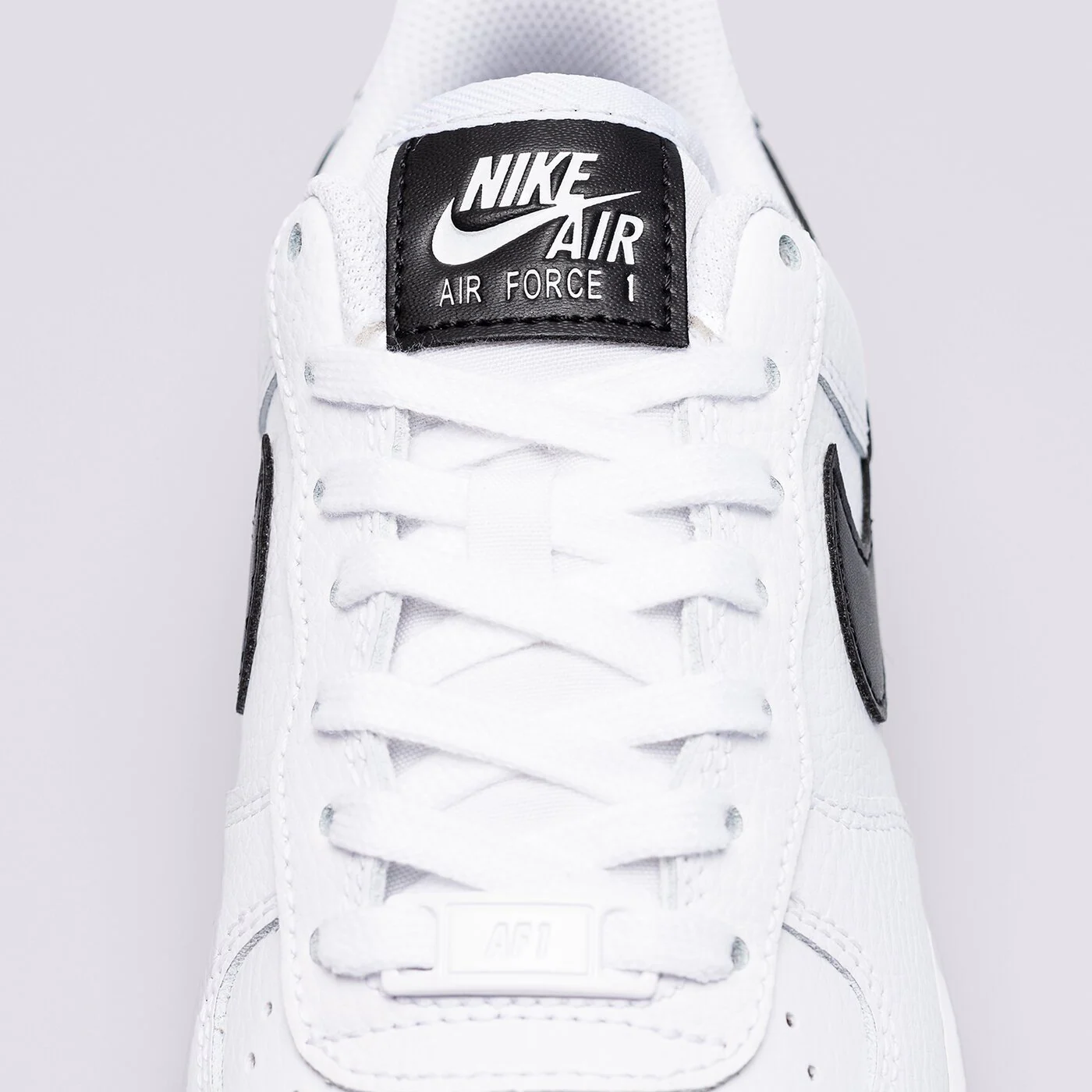 NIKE AIR FORCE 1 LOW