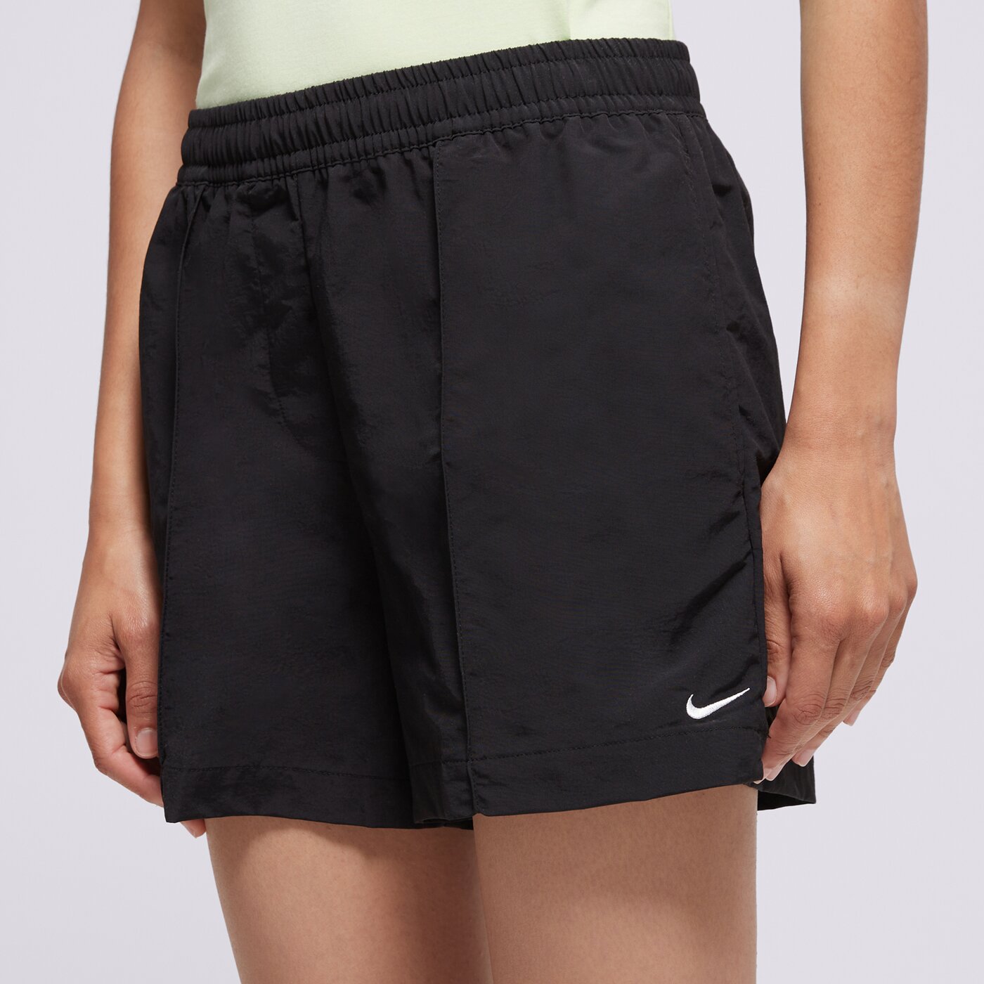 NIKE RÖVIDNADRÁG W NSW ESSNTL MR 5IN WVN SHRT