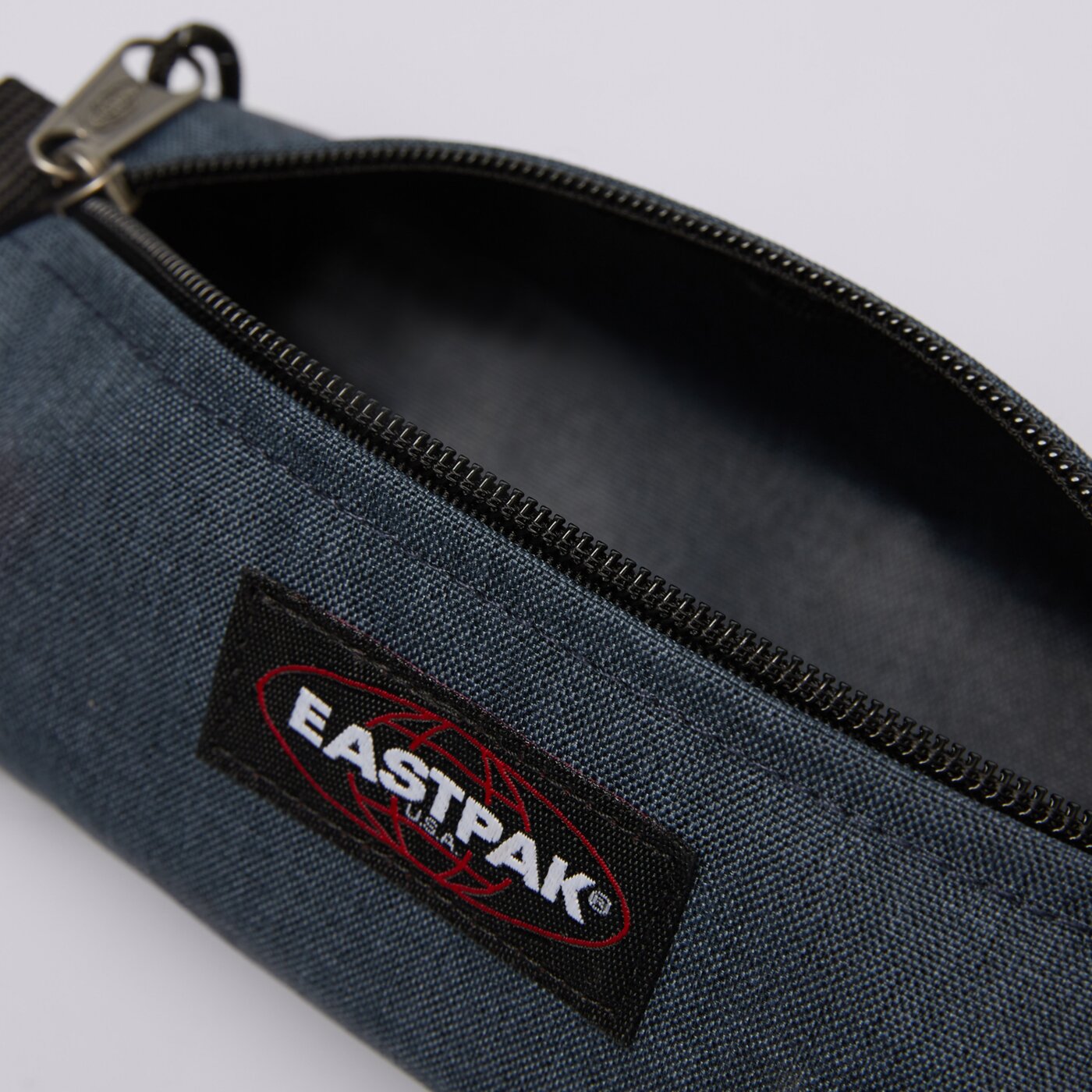 EASTPAK TOLLTARTÓ BENCHMARK SINGLE TRIPLE DENIM