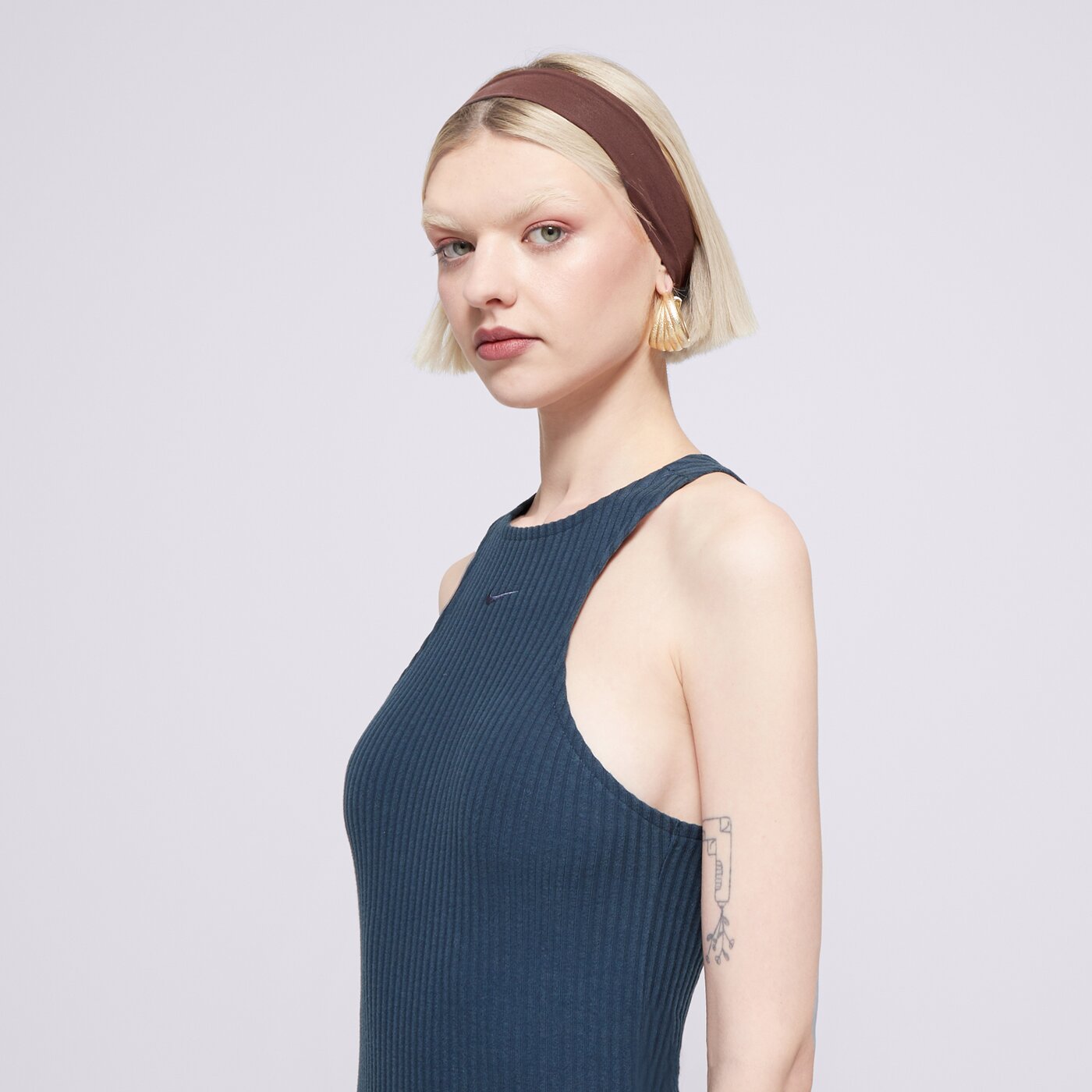 NIKE NŐI RUHA W NSW NK CHLL KNT RIB MIDI DRS