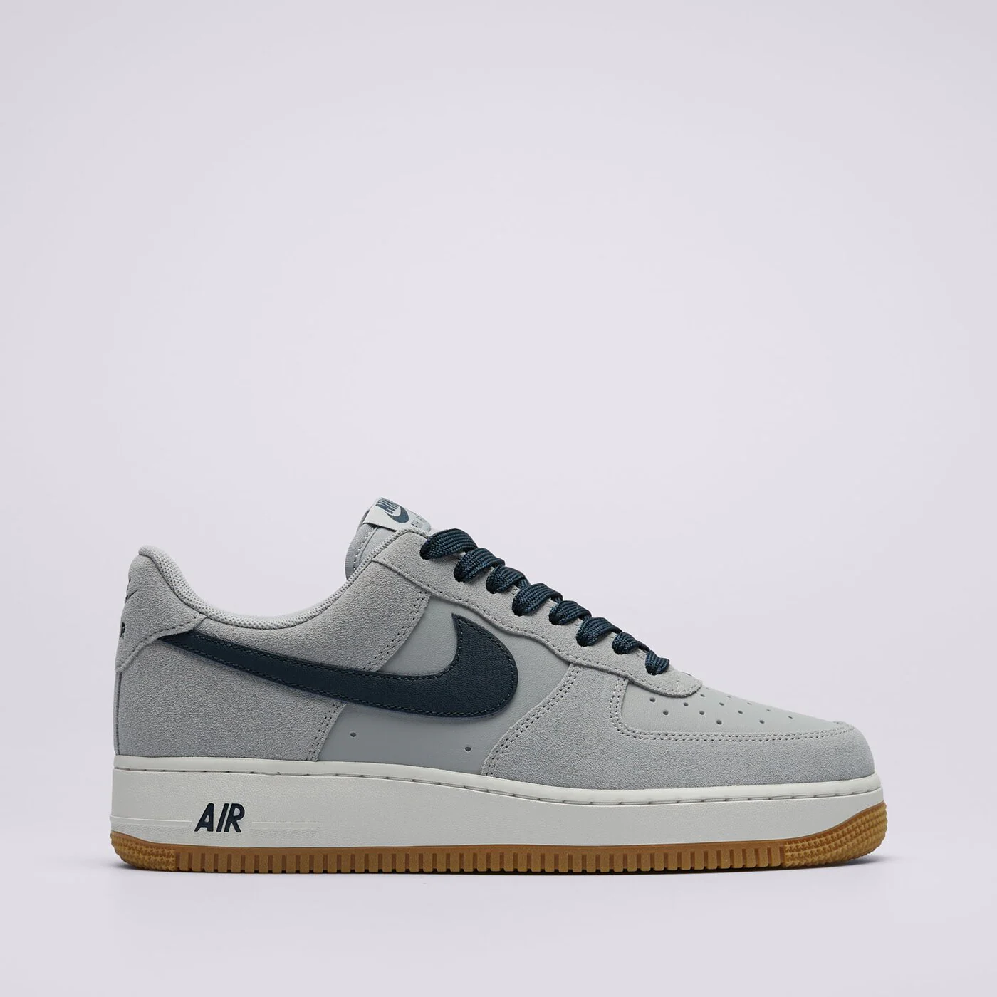 NIKE AIR FORCE 1 '07 LV8