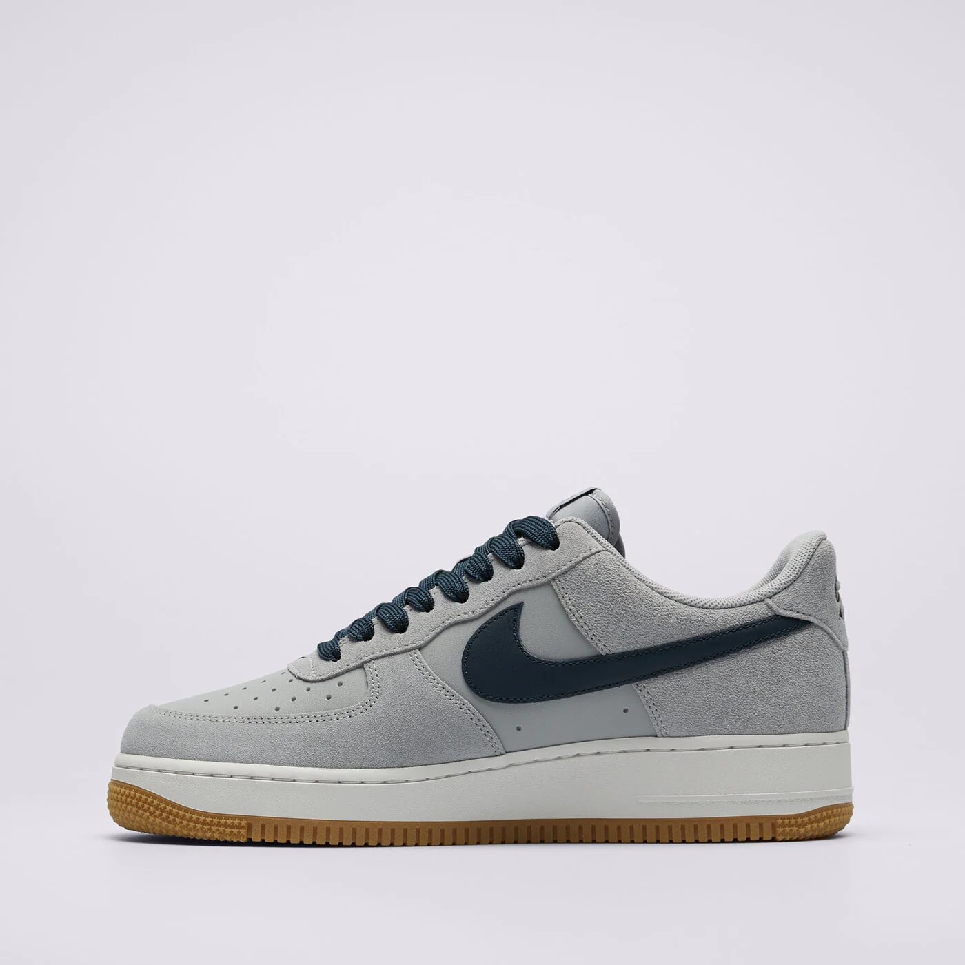 NIKE AIR FORCE 1 '07 LV8