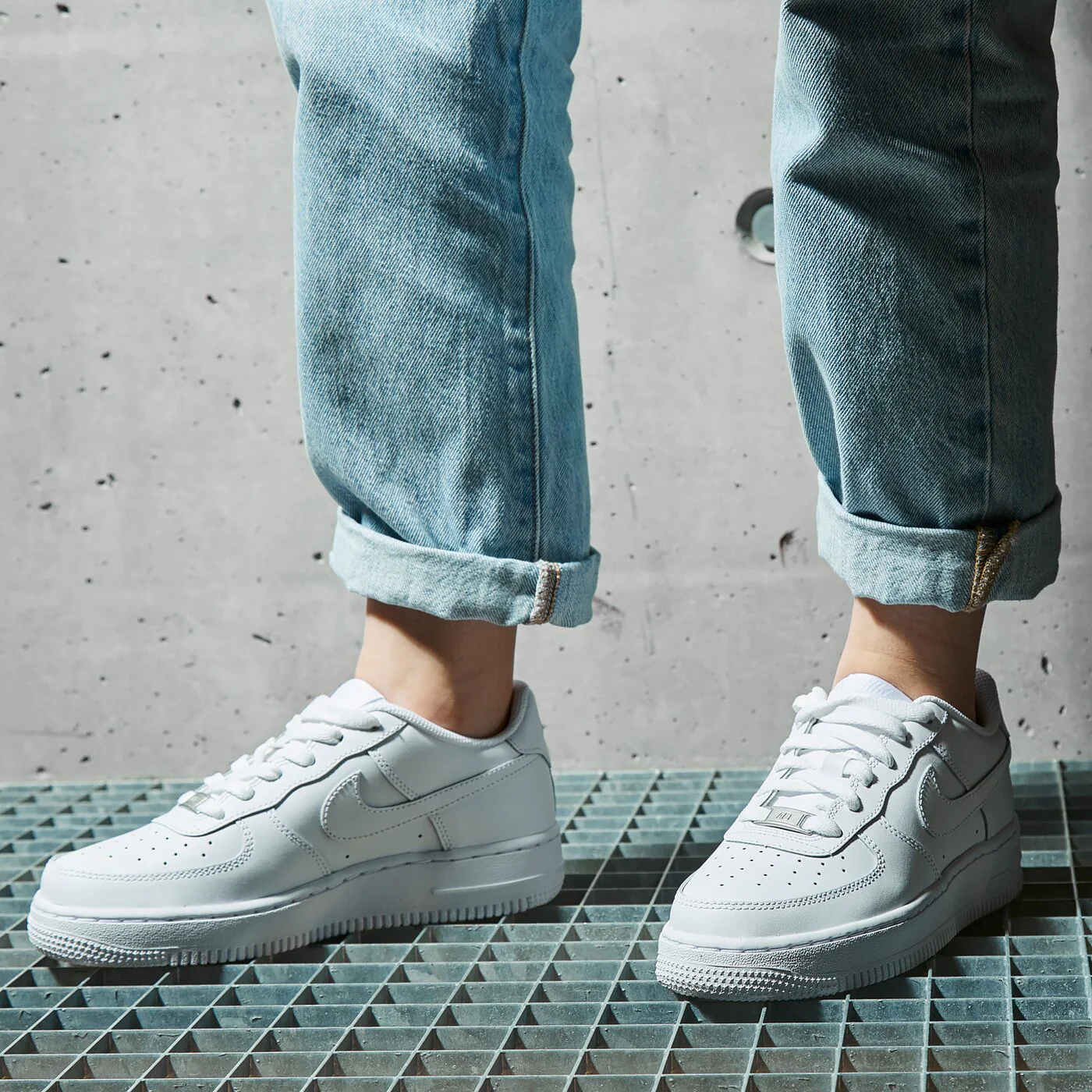 NIKE AIR FORCE 1 LOW