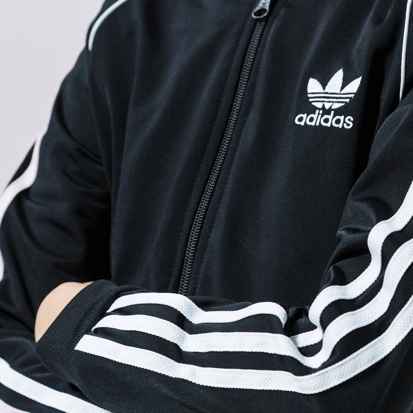 ADIDAS PULÓVER CIPZÁRAS SST TRACK TOP B
