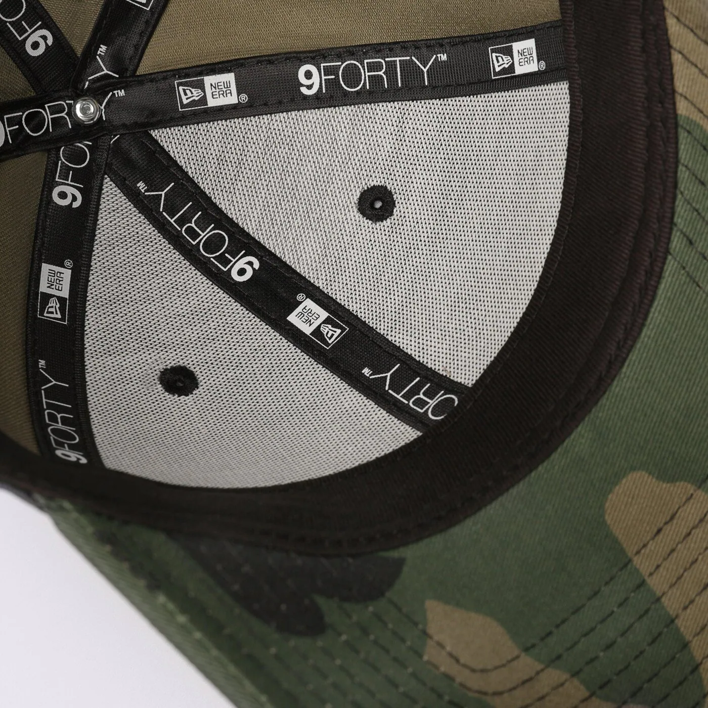 NEW ERA SAPKA LEAGUE ESSENTIAL 9FORTY NEYYAN WDC