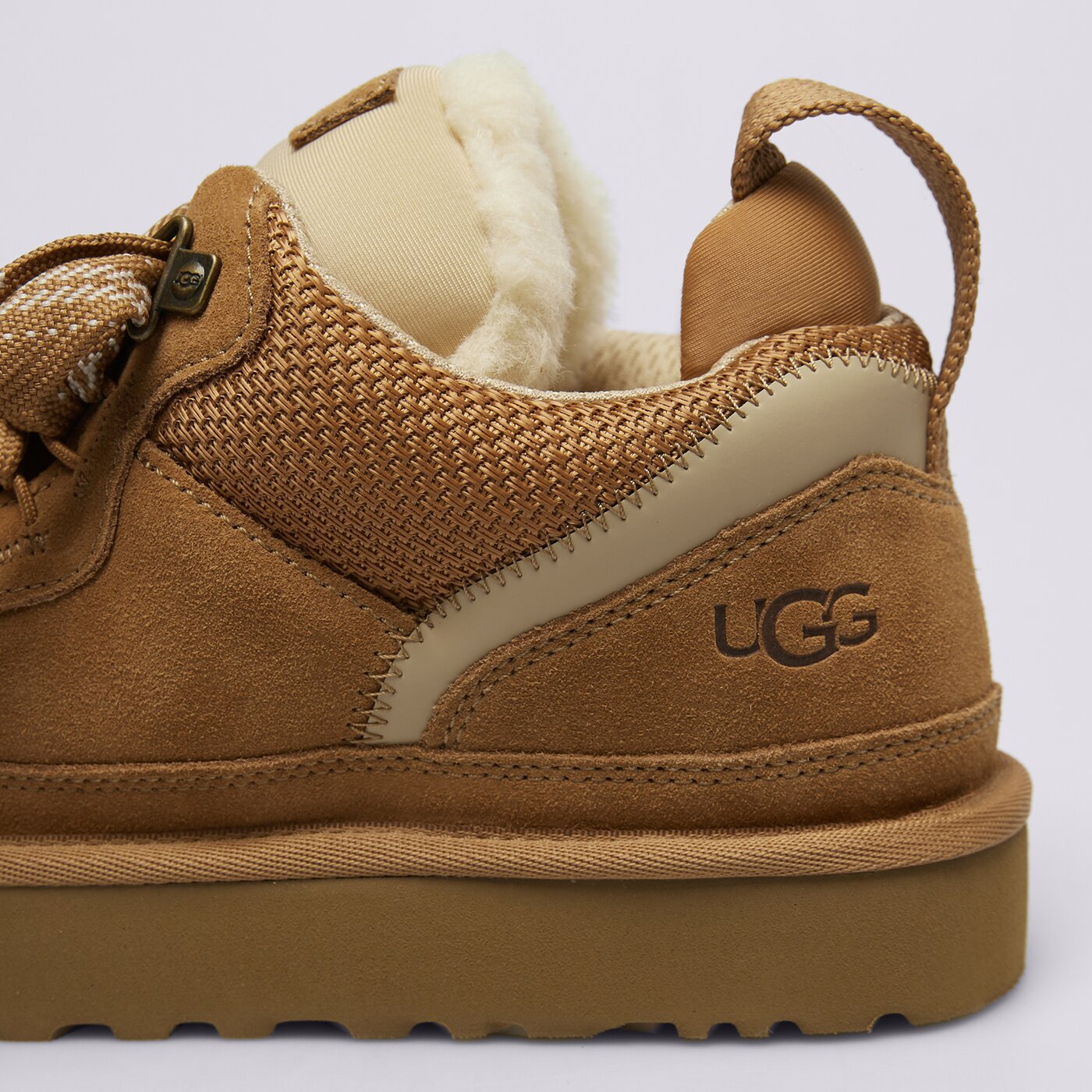 UGG LOWMEL