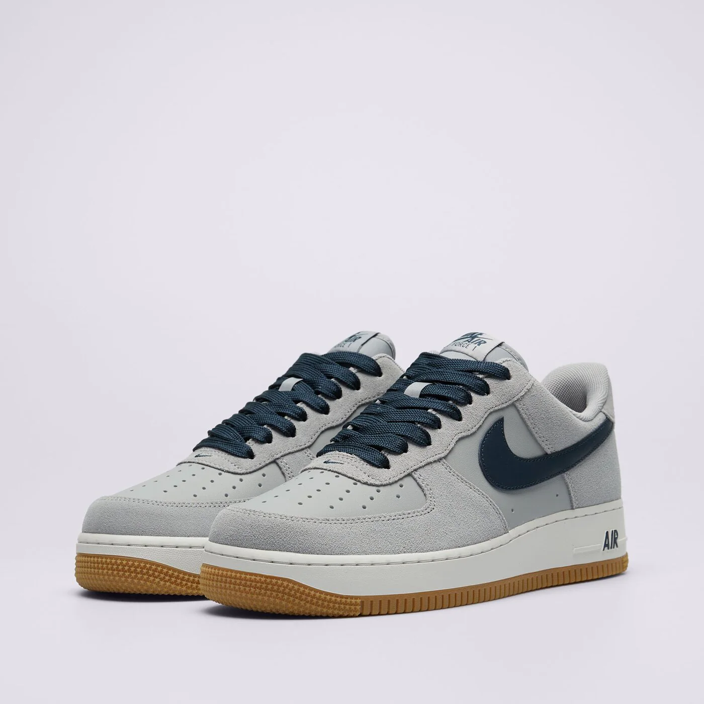 NIKE AIR FORCE 1 '07 LV8