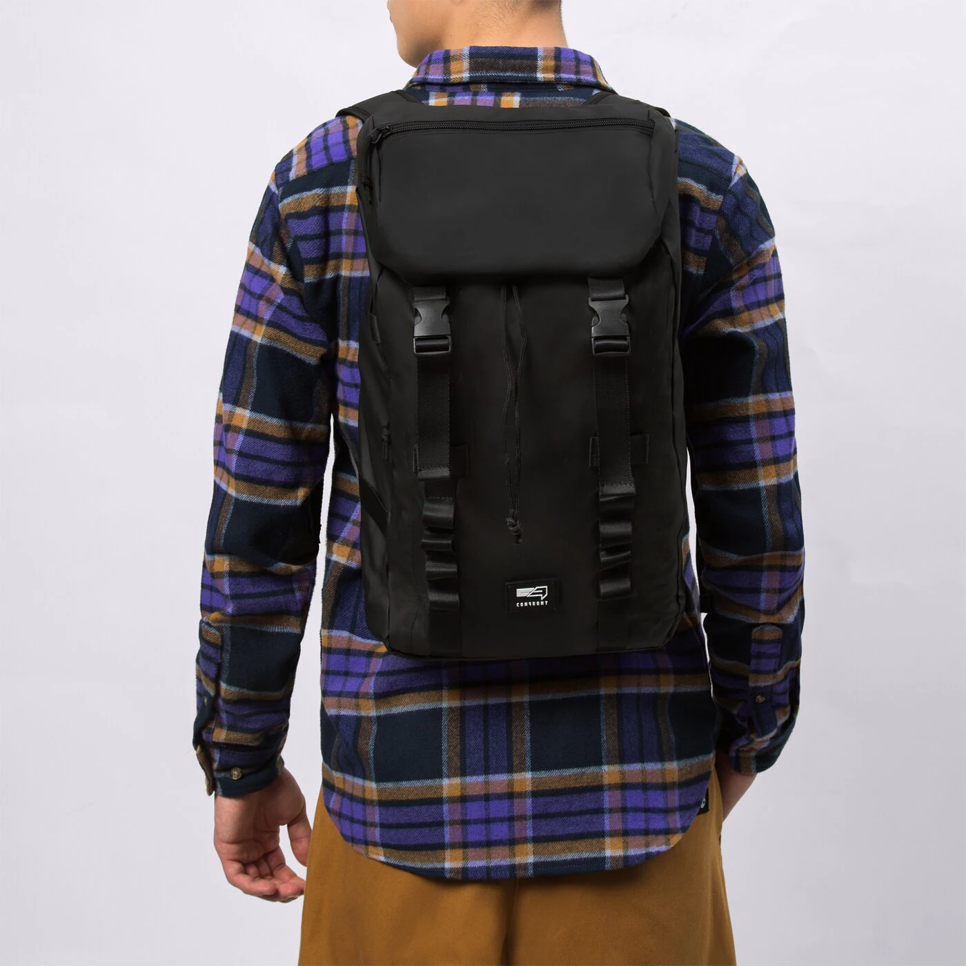 CONFRONT HÁTIZSÁK HÁTIZSÁK BASEL