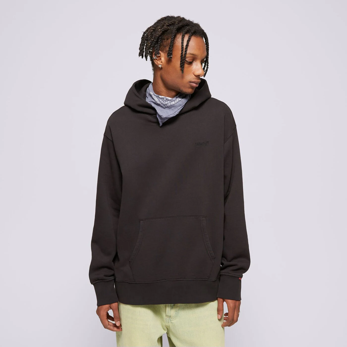 LEVI'S PULÓVER KAPUCNIS THE AUTHENTIC HOODIE BLACKS