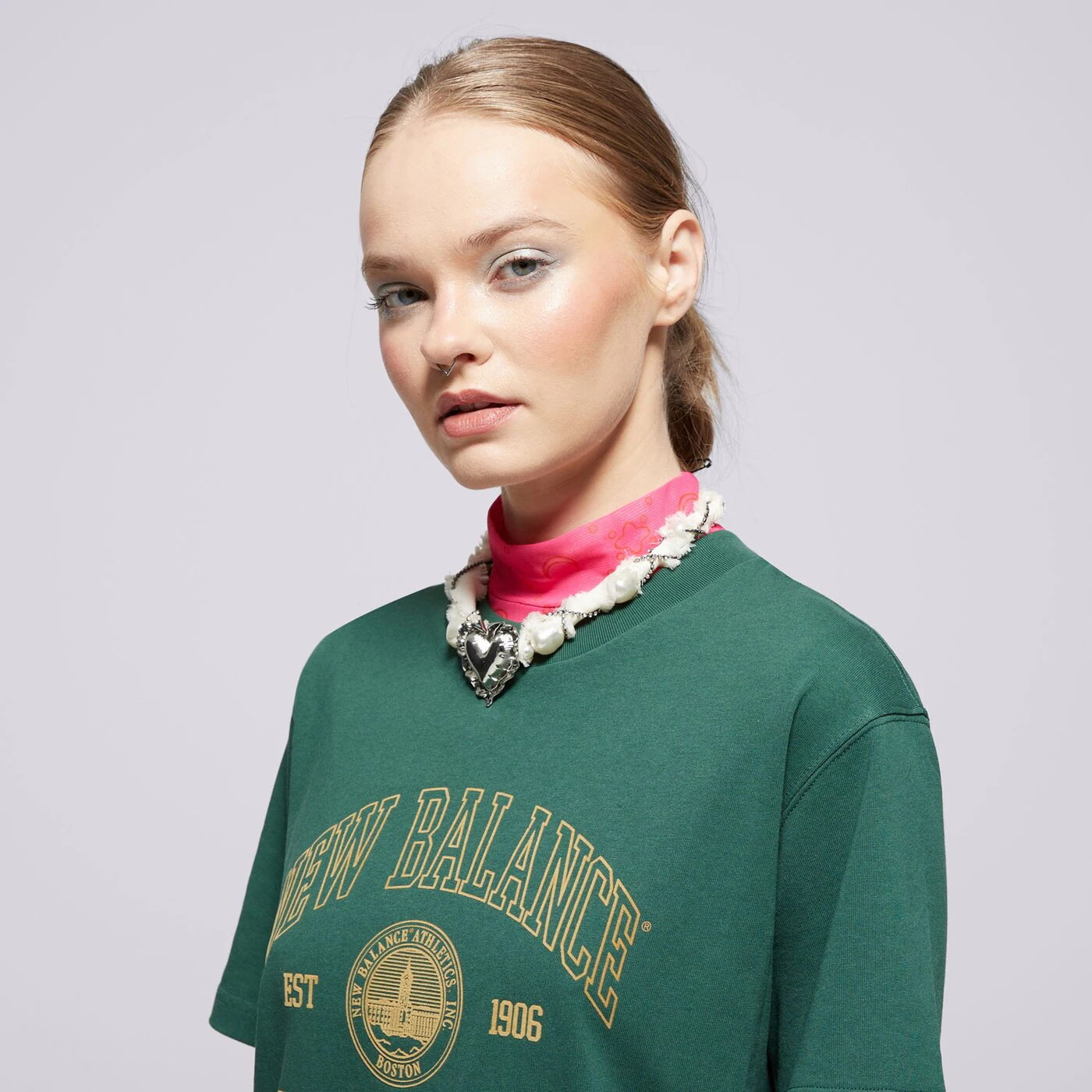 NEW BALANCE PÓLÓ ATHLETICS OVERSIZED CREST PÓLÓ