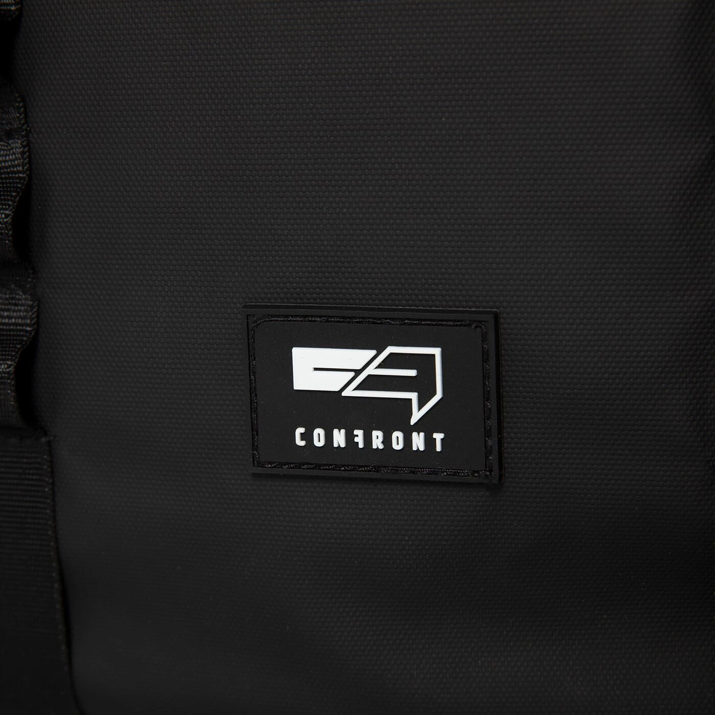 CONFRONT HÁTIZSÁK HÁTIZSÁK BASEL