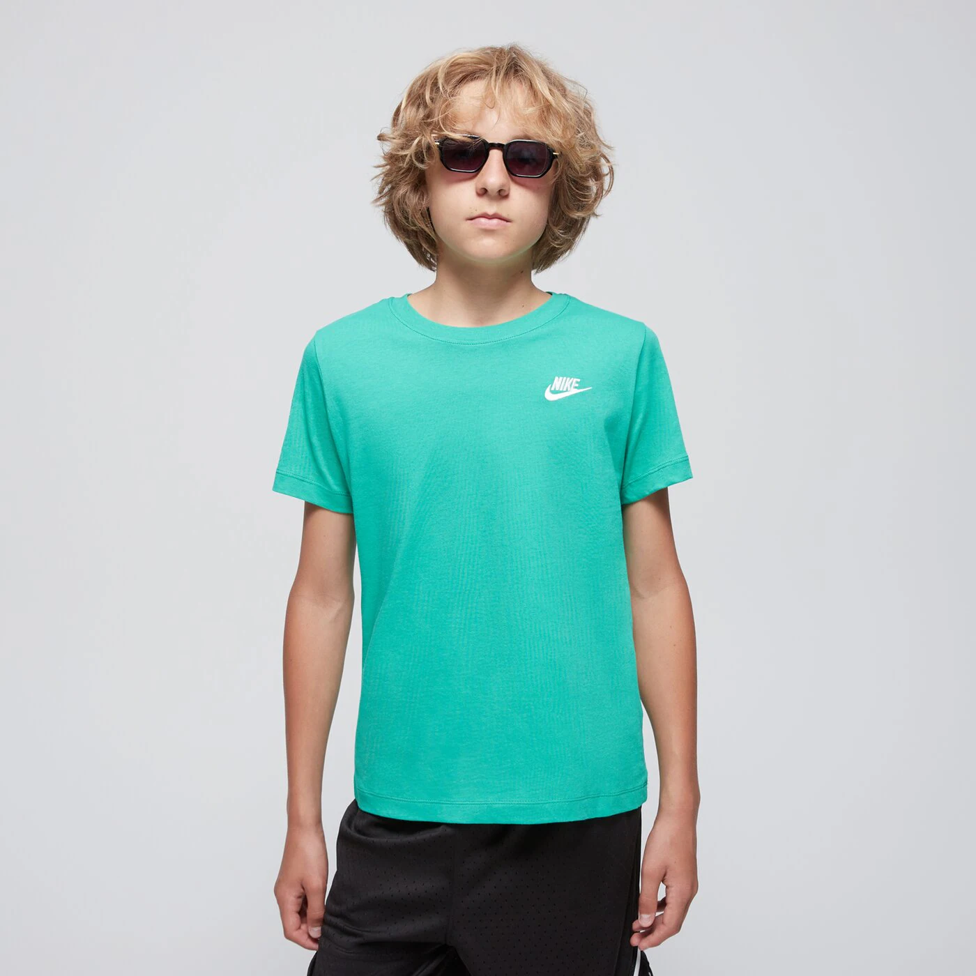 NIKE PÓLÓ K NSW TEE EMB FUTURA LBR BOY