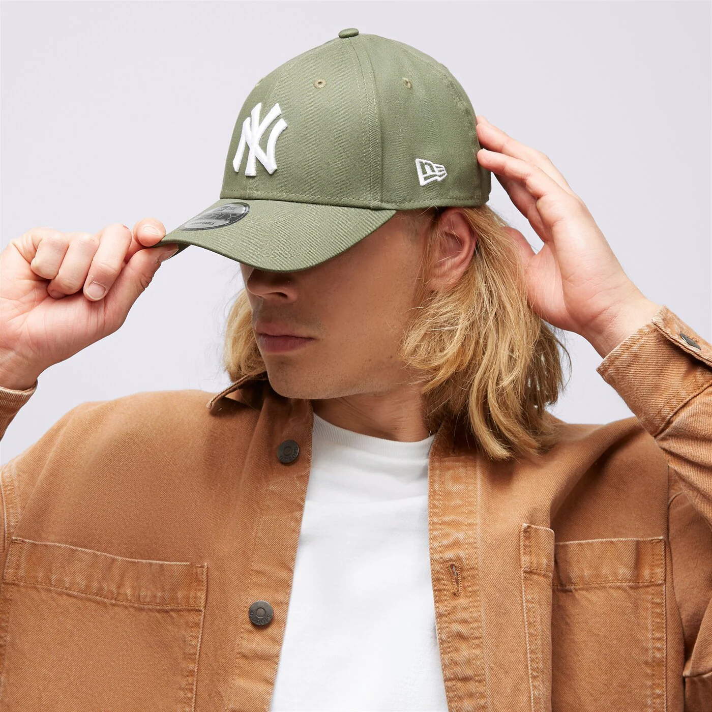 NEW ERA SAPKA LEAGUE ESSENTIAL 9FORTY NYY KHAKI NEW YORK YAN